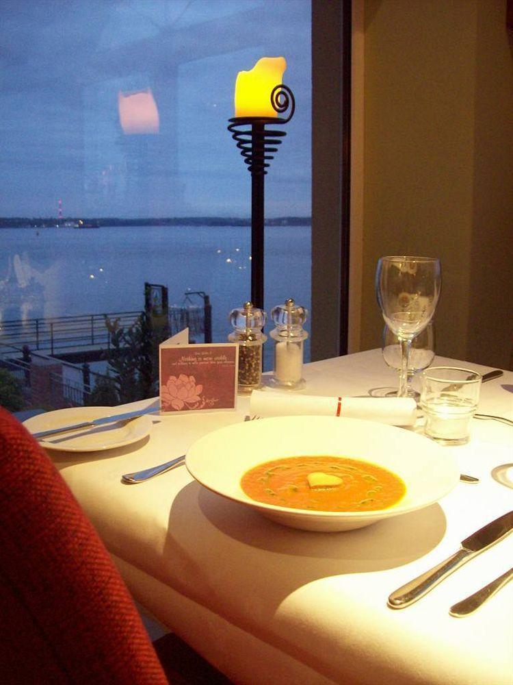 Watersedge Hotel Cobh Exteriér fotografie