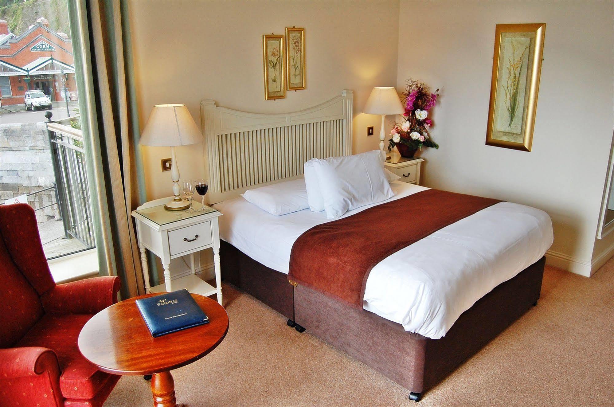 Watersedge Hotel Cobh Exteriér fotografie